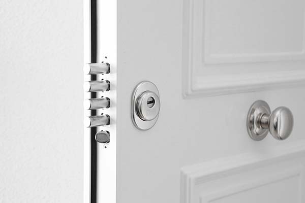 diferencia entre puertas blindadas y acorazadas
